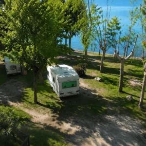 Piazzole fronte lago